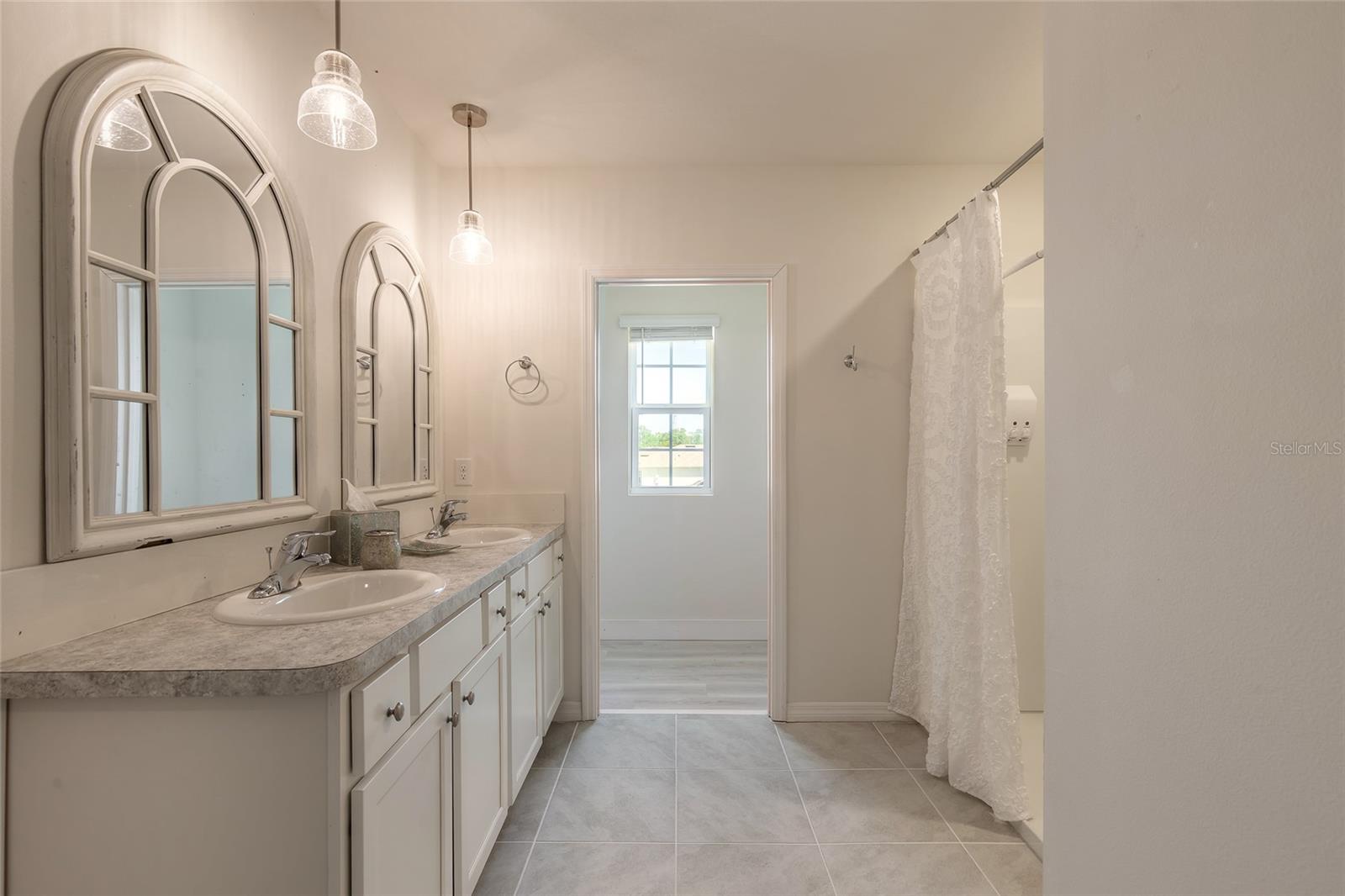 WOODBRIDGE LKS/EDGEWATER - Residential