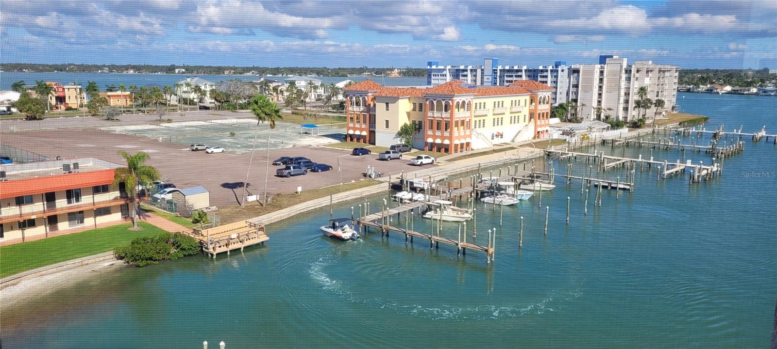 PARADISE ISLAND TOWERS CONDO - Residential