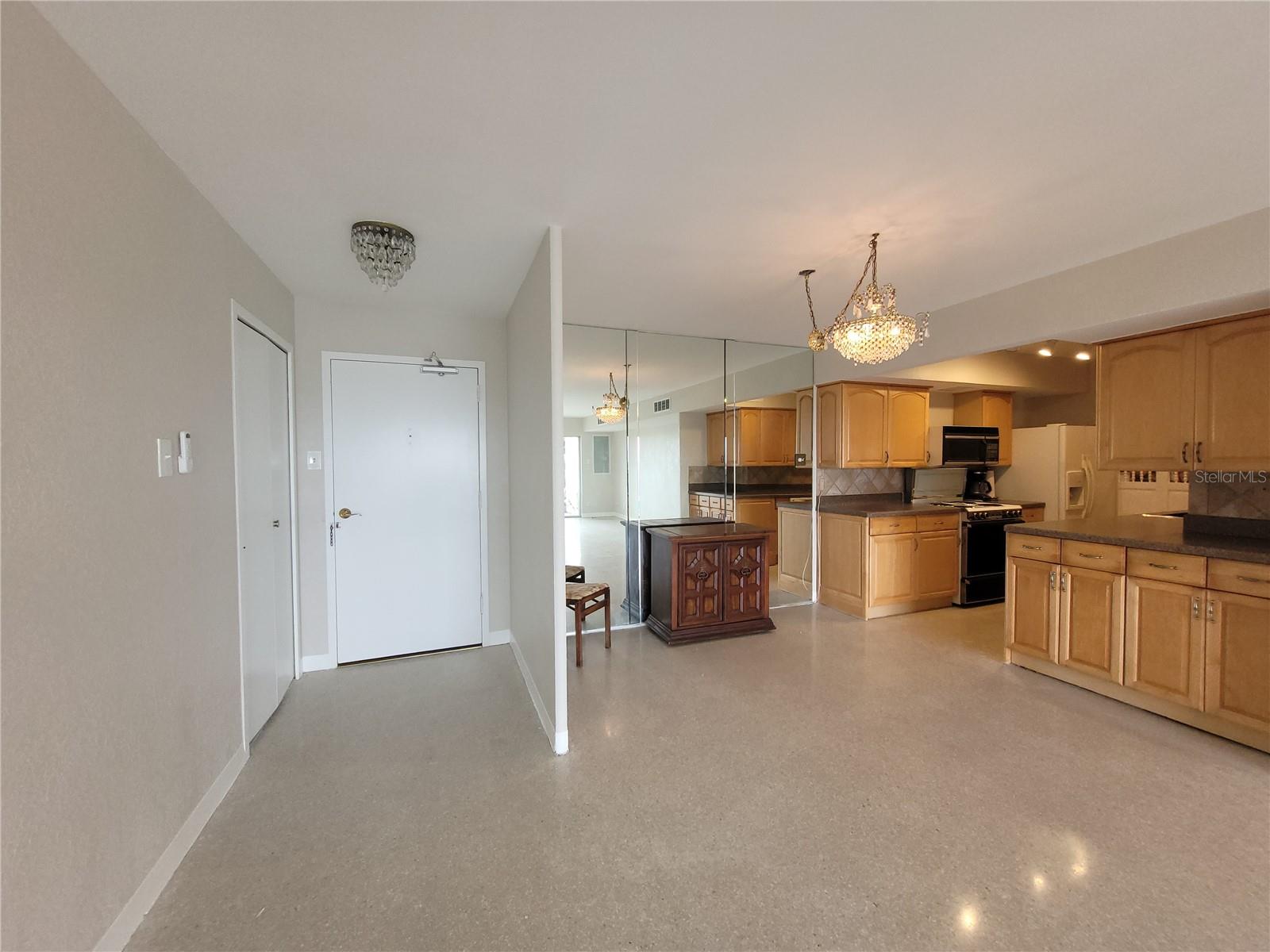 PARADISE ISLAND TOWERS CONDO - Residential