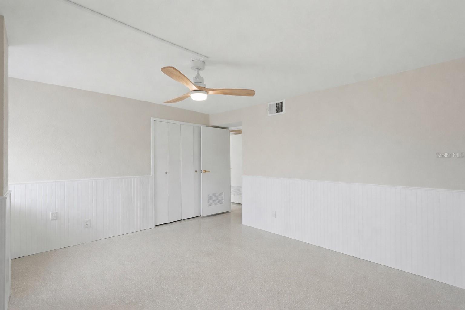 PARADISE ISLAND TOWERS CONDO - Residential