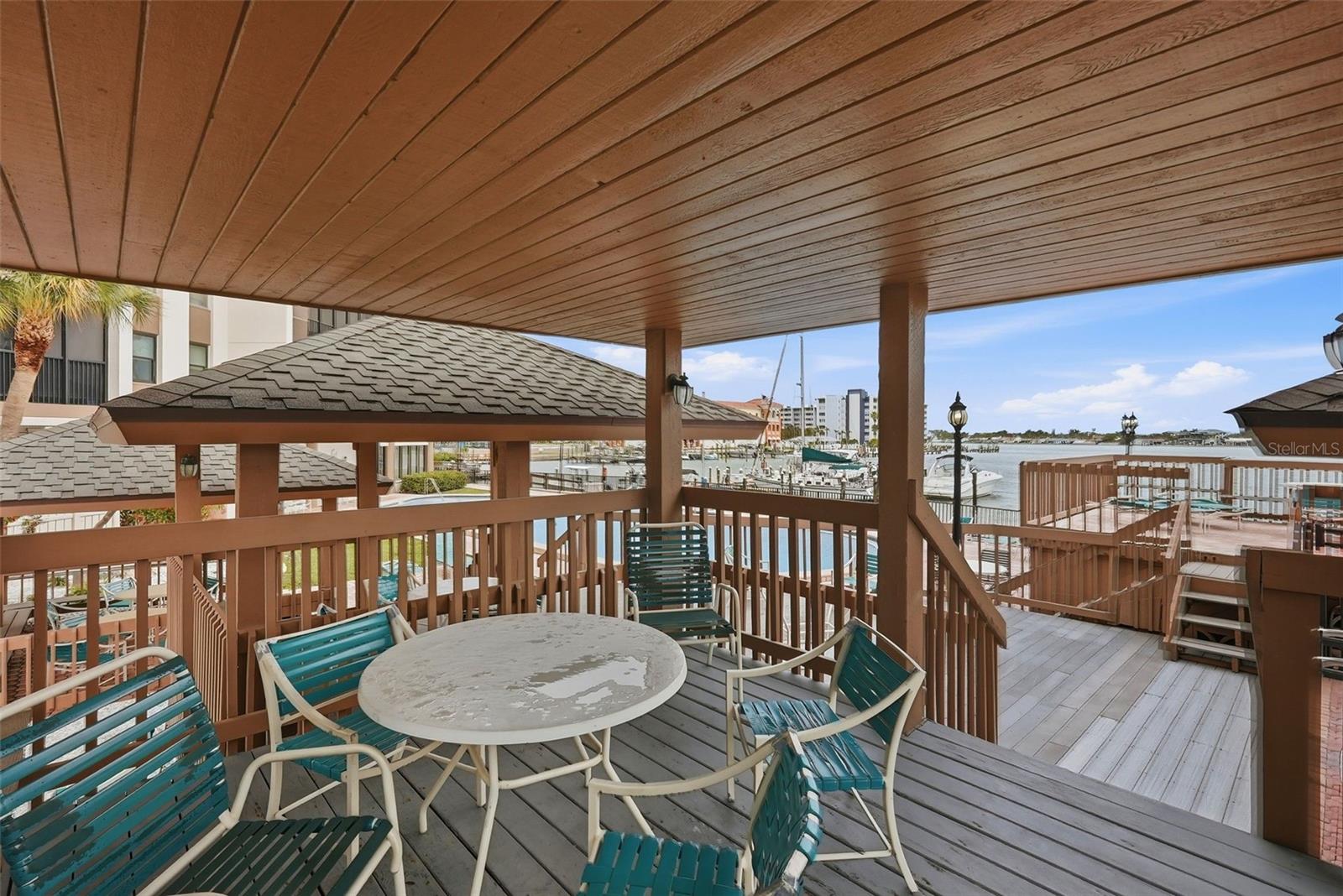 PARADISE ISLAND TOWERS CONDO - Residential