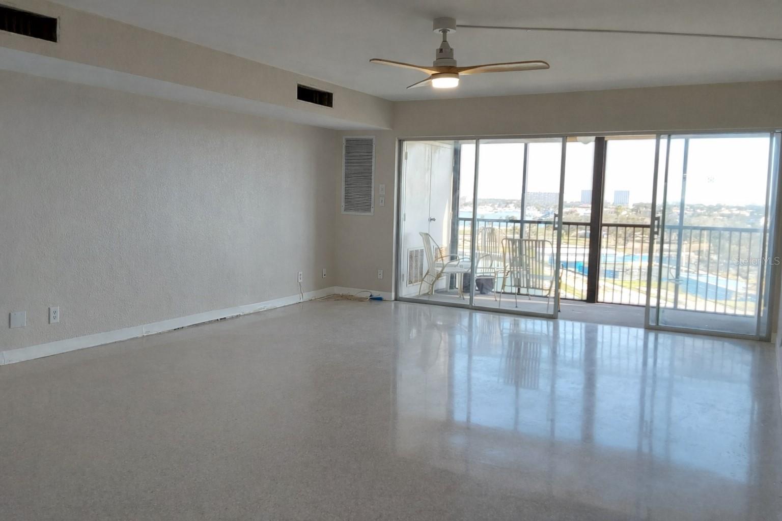 PARADISE ISLAND TOWERS CONDO - Residential