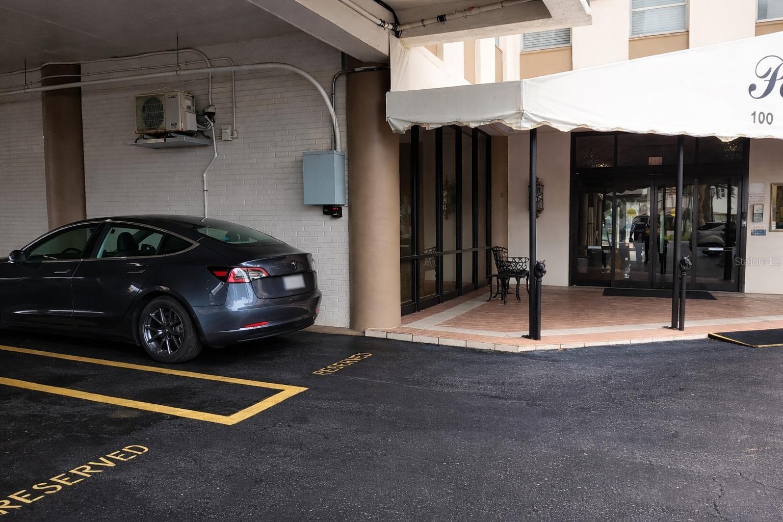 PARADISE ISLAND TOWERS CONDO - Residential