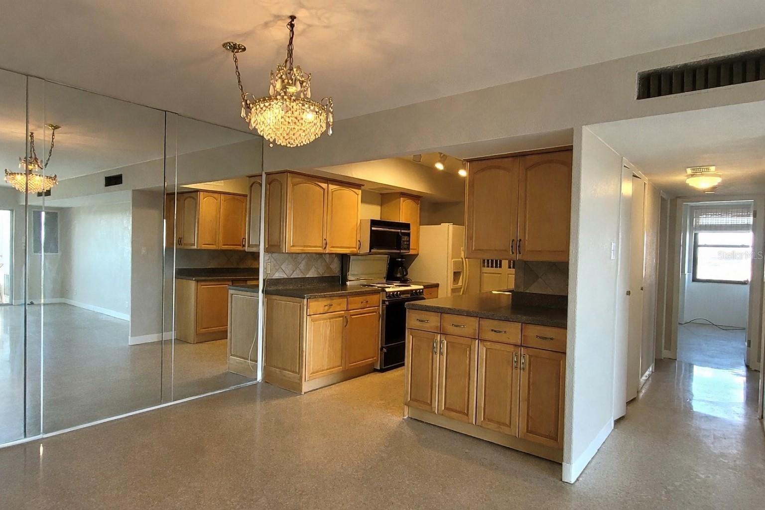 PARADISE ISLAND TOWERS CONDO - Residential