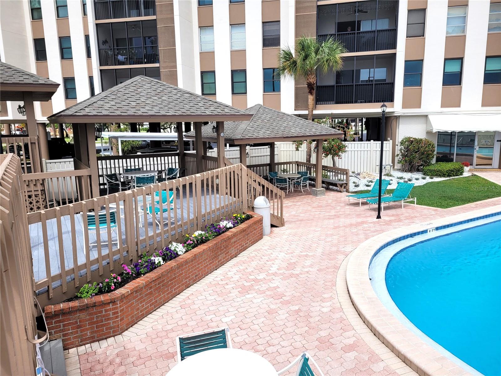 PARADISE ISLAND TOWERS CONDO - Residential