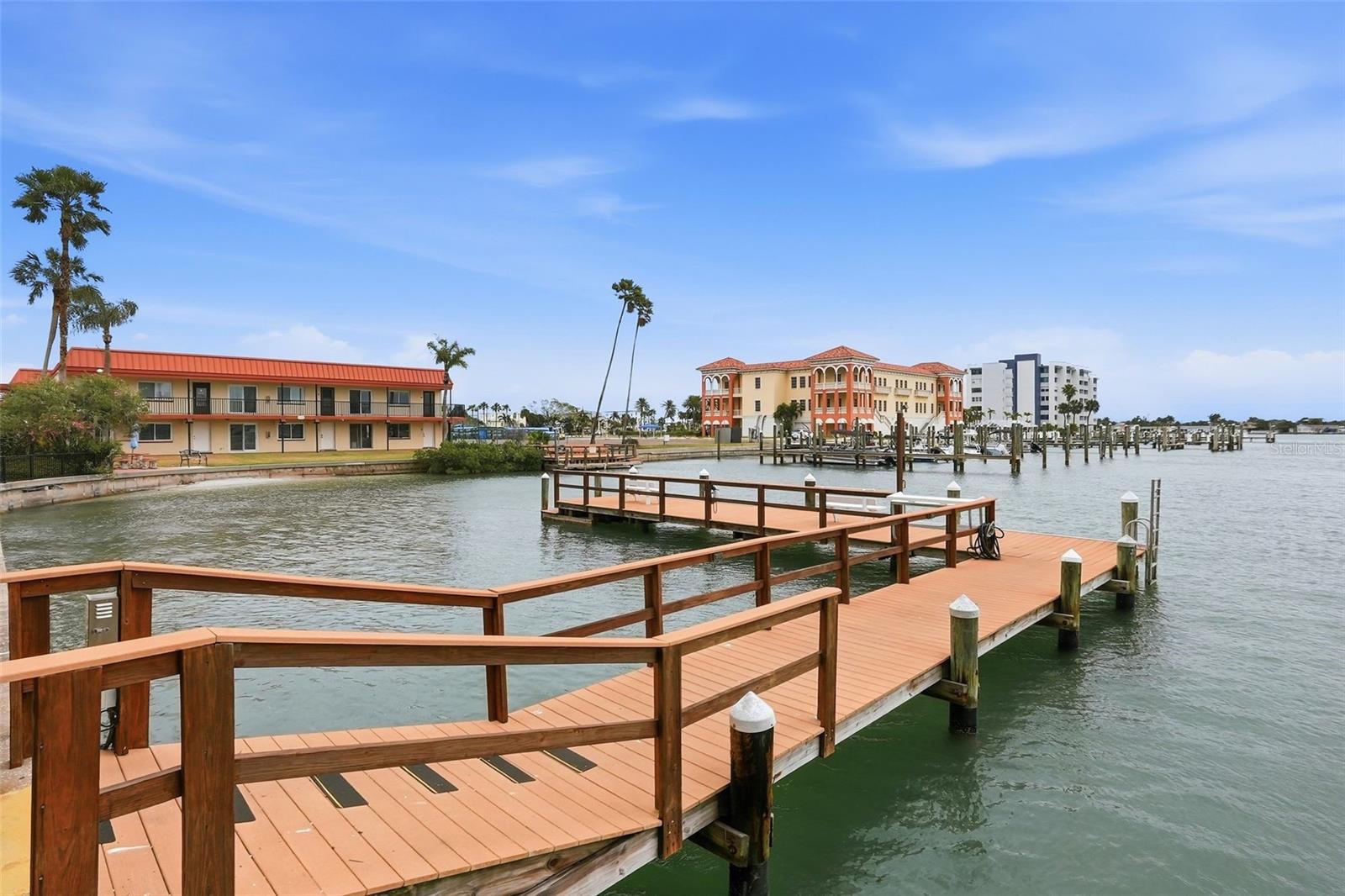 PARADISE ISLAND TOWERS CONDO - Residential