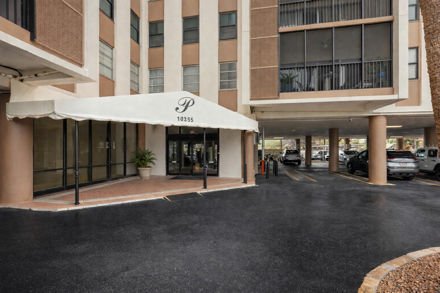 PARADISE ISLAND TOWERS CONDO - Residential