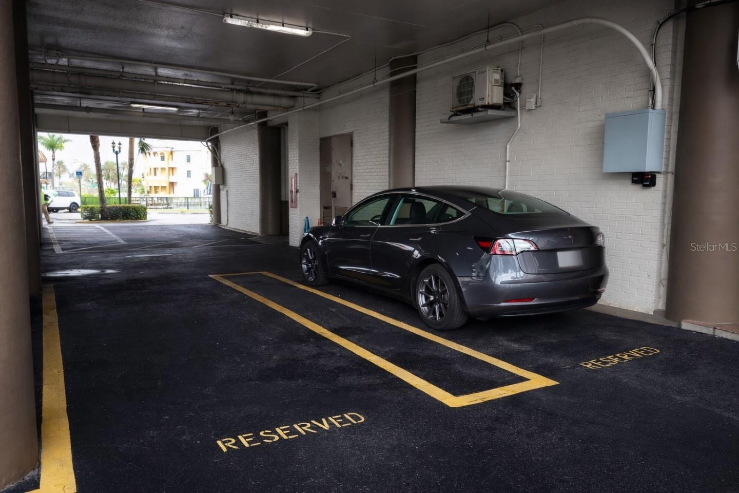 PARADISE ISLAND TOWERS CONDO - Residential