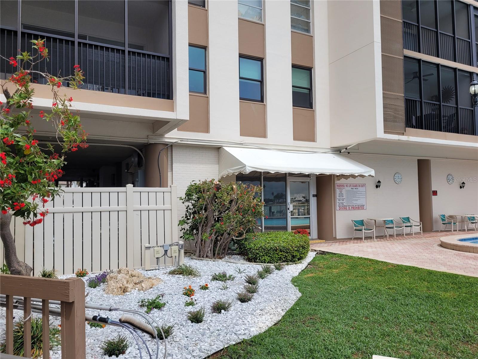 PARADISE ISLAND TOWERS CONDO - Residential