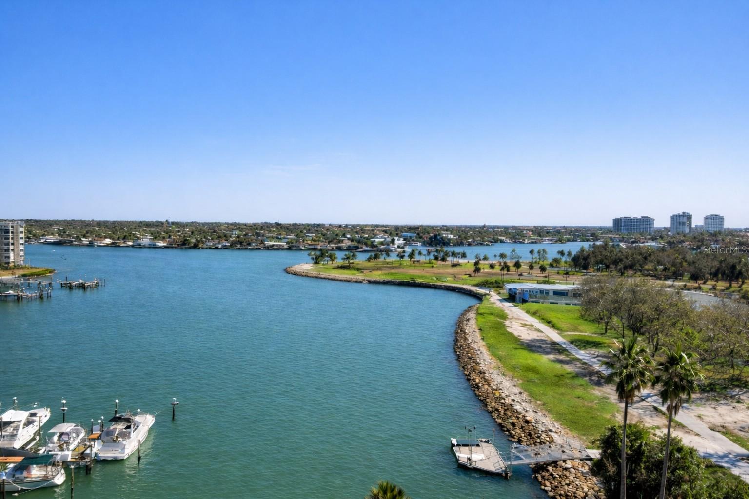 PARADISE ISLAND TOWERS CONDO - Residential