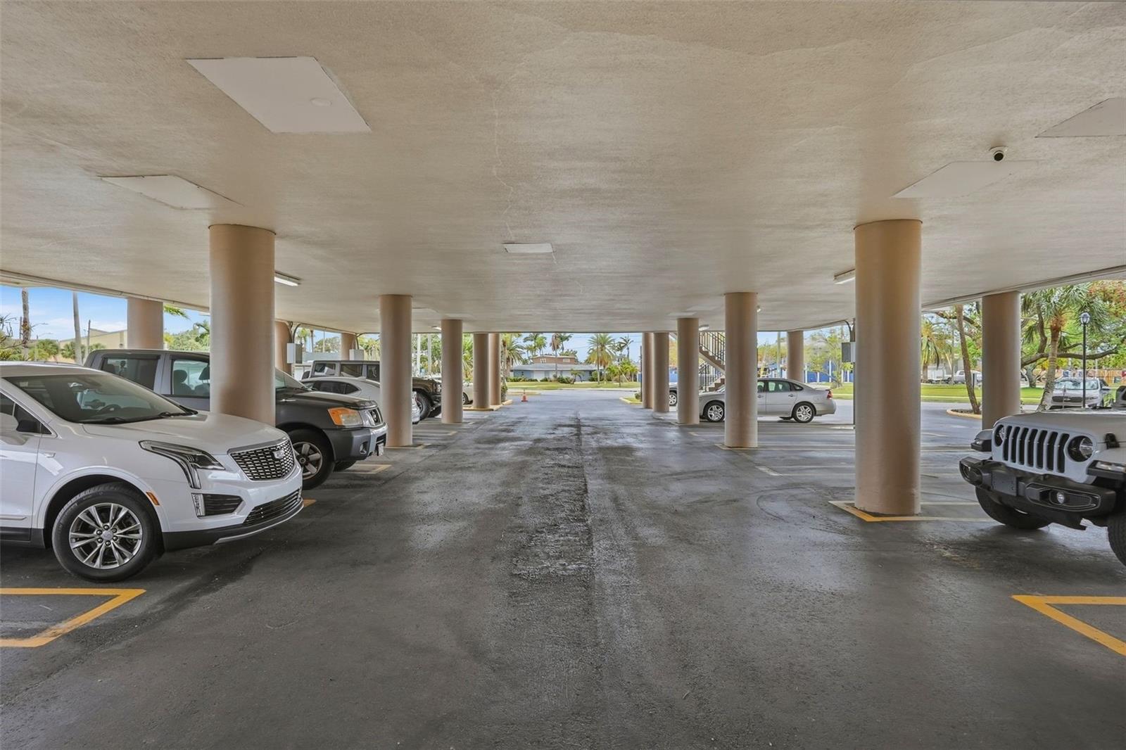 PARADISE ISLAND TOWERS CONDO - Residential