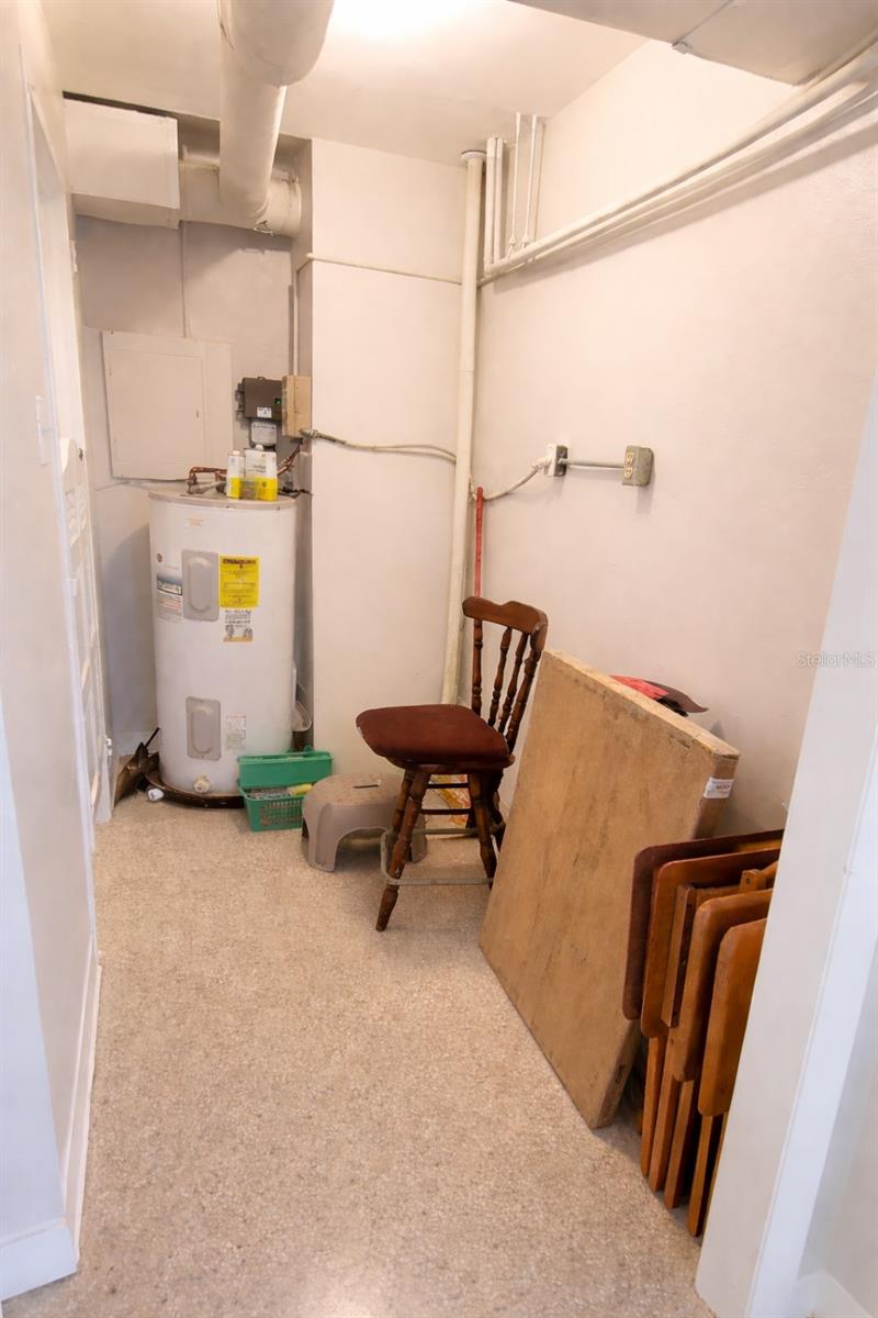 PARADISE ISLAND TOWERS CONDO - Residential