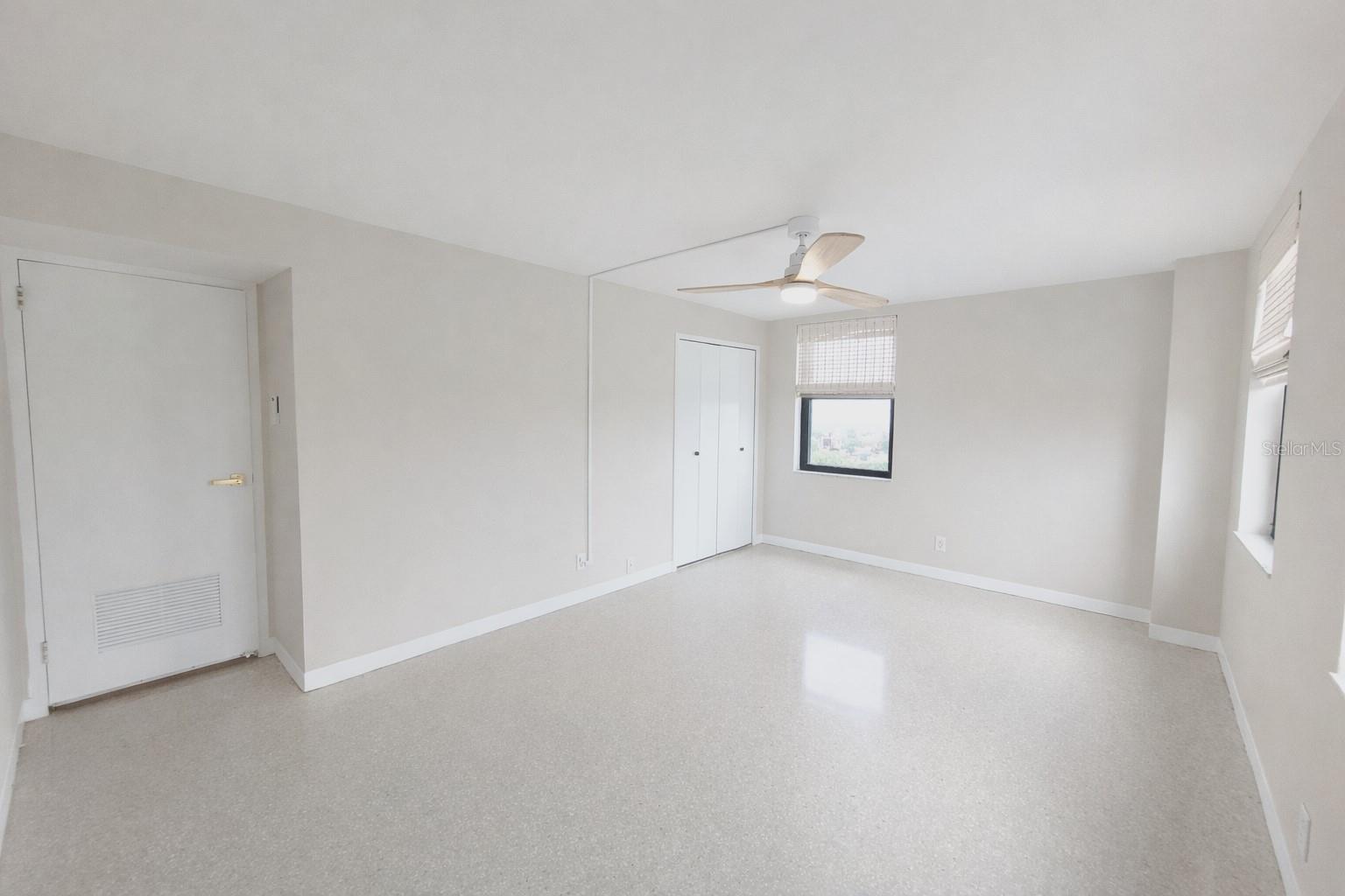 PARADISE ISLAND TOWERS CONDO - Residential