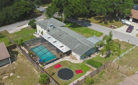 A home in WINTER HAVEN