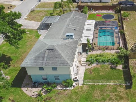 A home in WINTER HAVEN