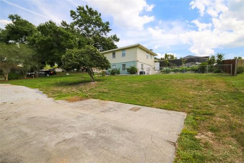 A home in WINTER HAVEN