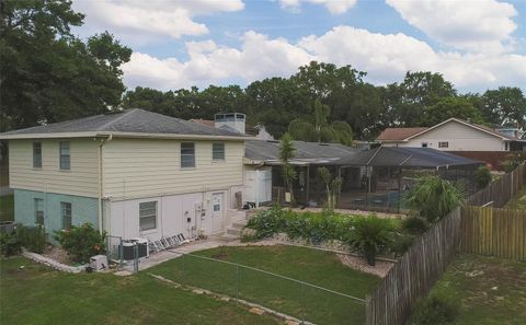 A home in WINTER HAVEN