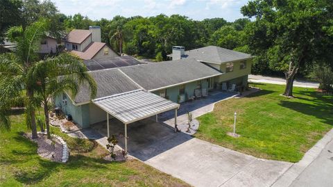 A home in WINTER HAVEN