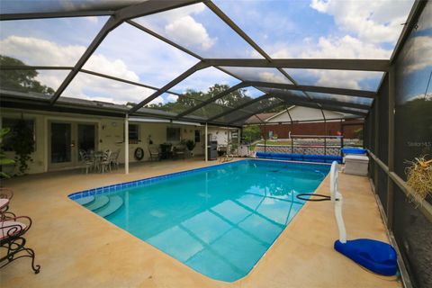 A home in WINTER HAVEN