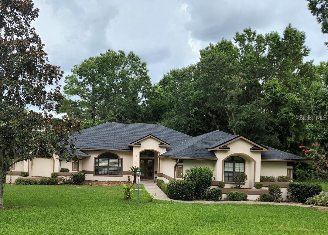 Well maintained home in conveniently located SW Ocala. Near Trinity High School, shopping, restaurants. Doctors offices