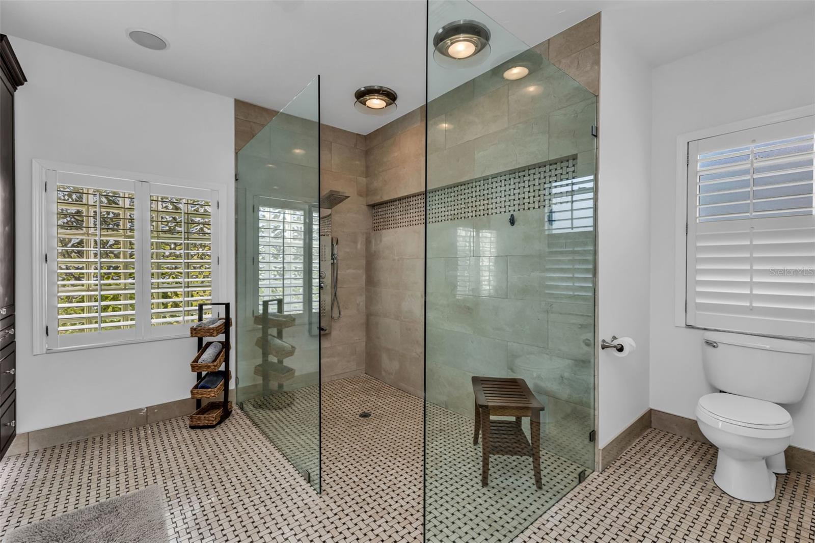 CALUSA LAKES - Residential