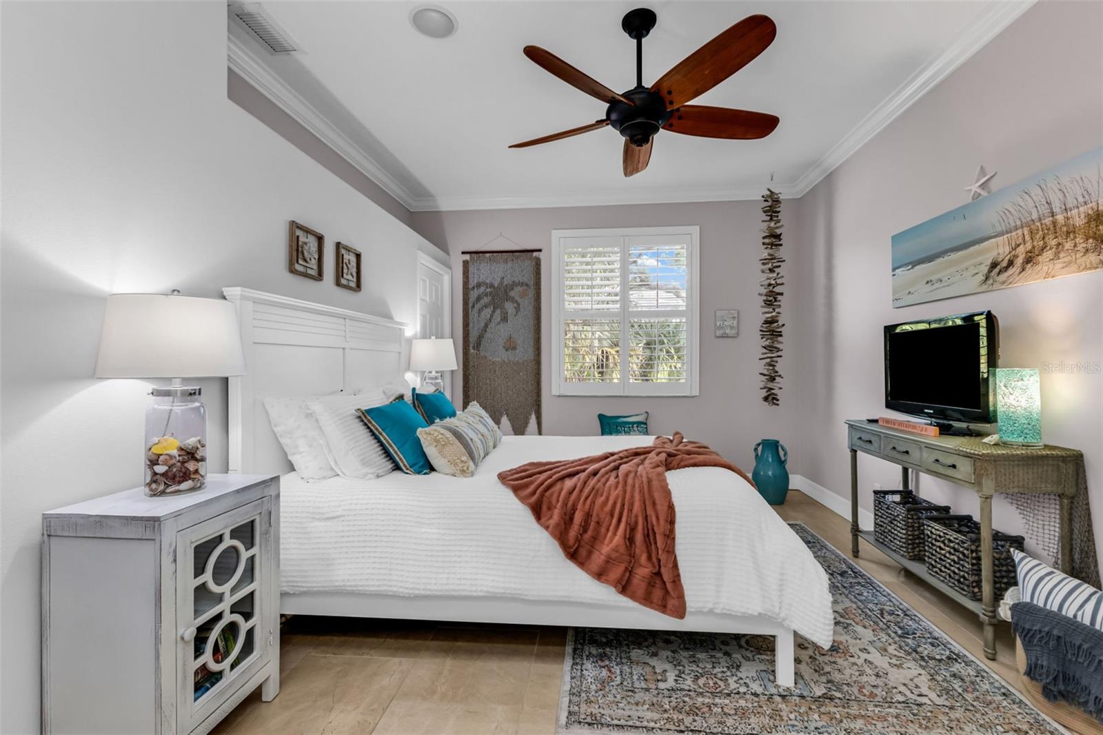 CALUSA LAKES - Residential