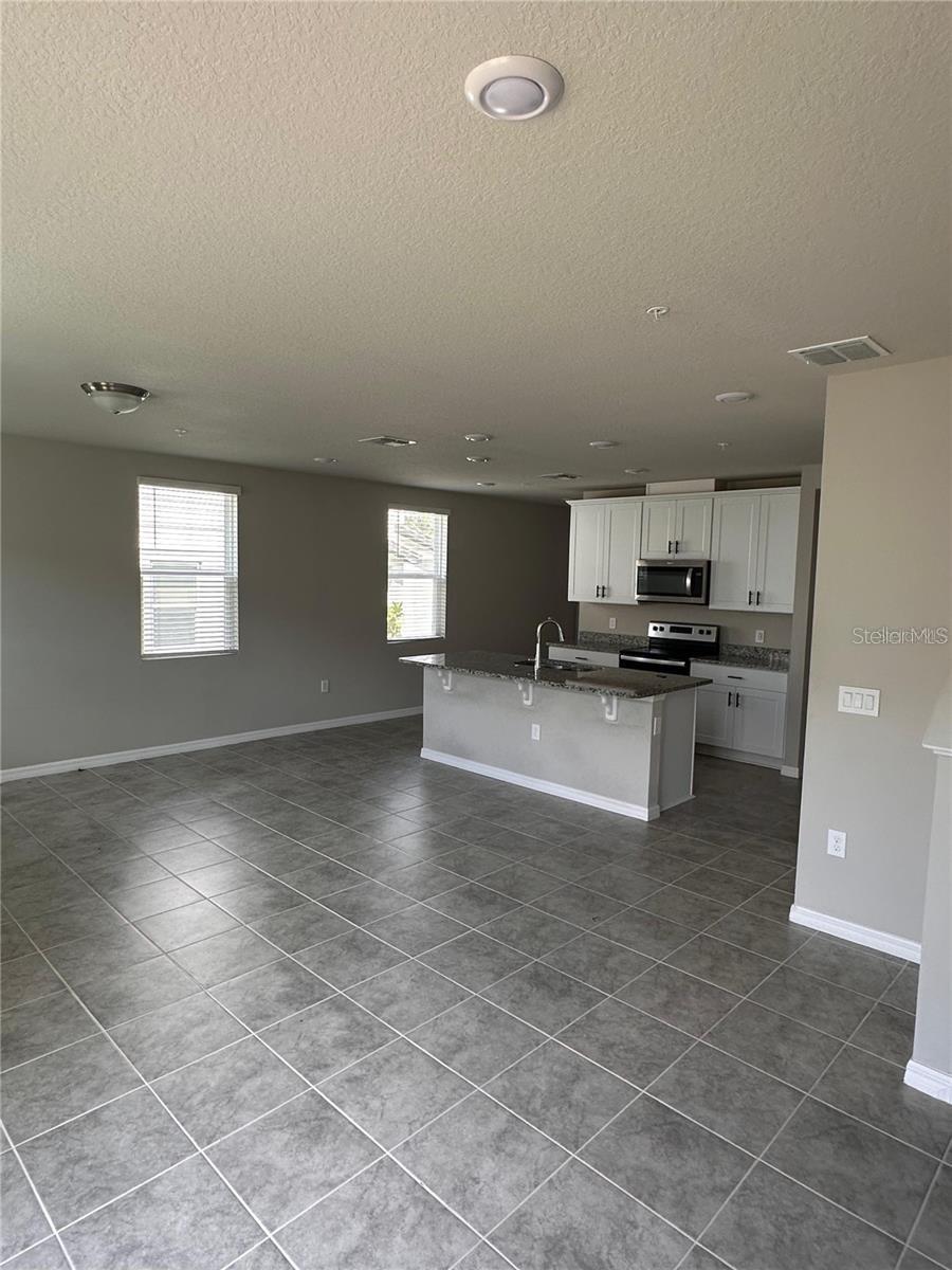 2040 MILKWEED STREET