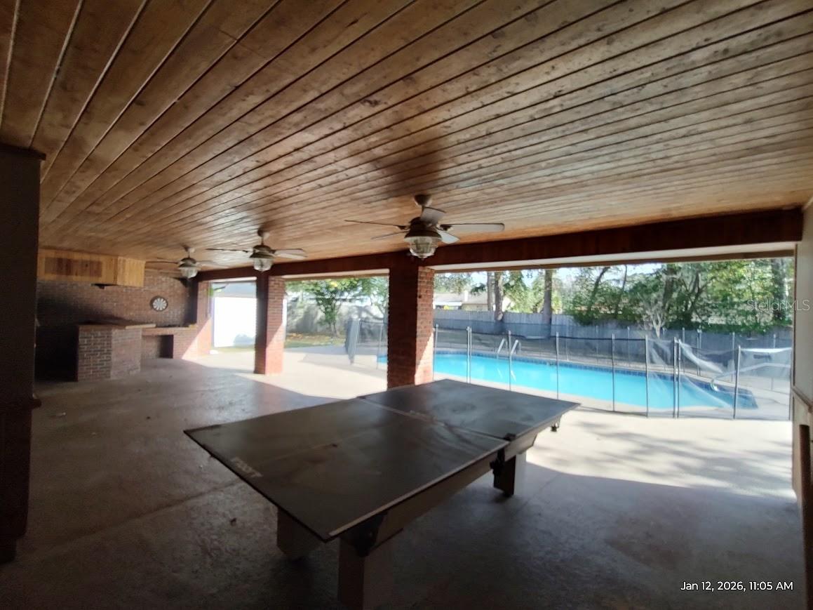 LEONARDO ESTATE - Residential Lease