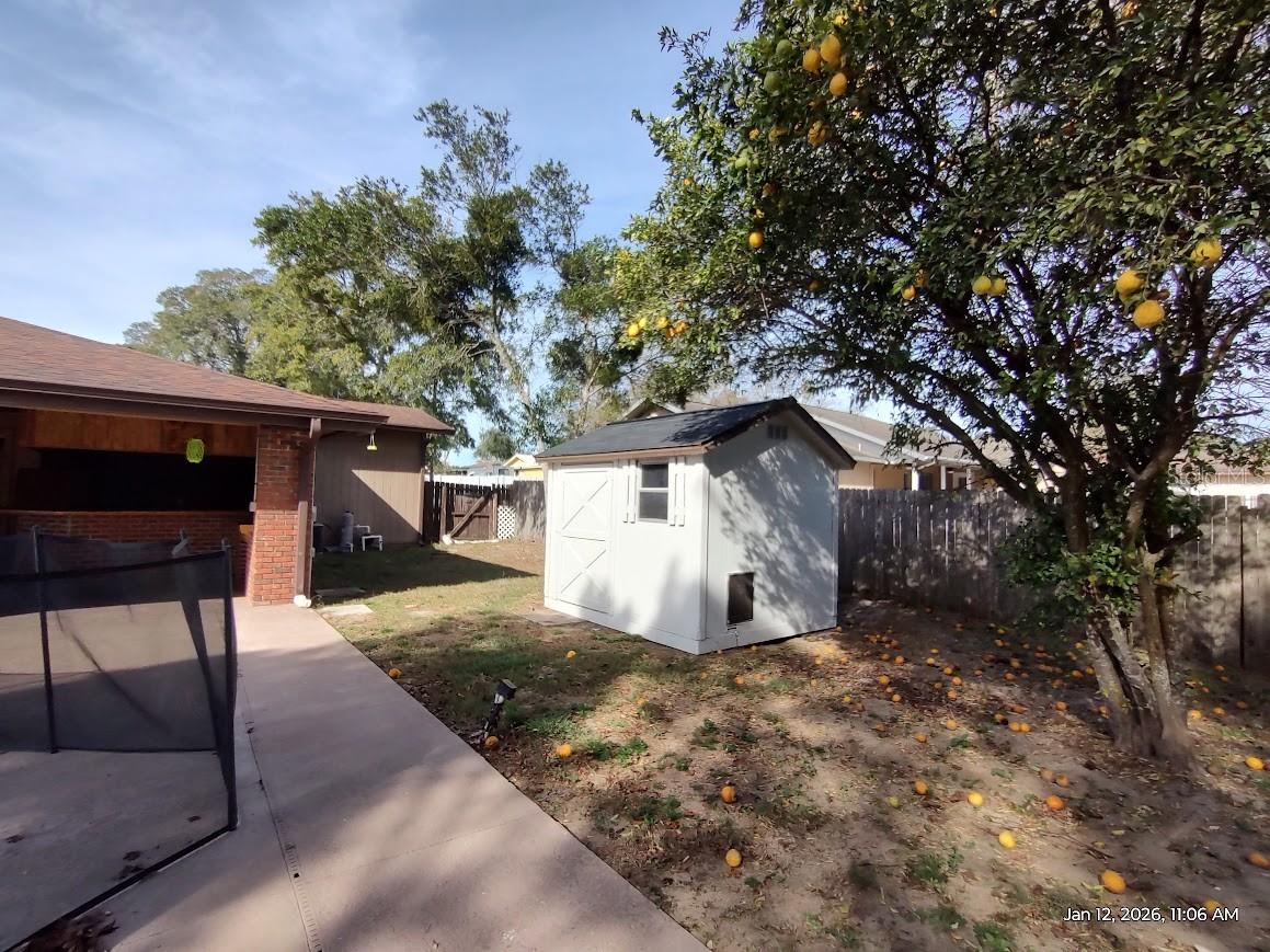 LEONARDO ESTATE - Residential Lease