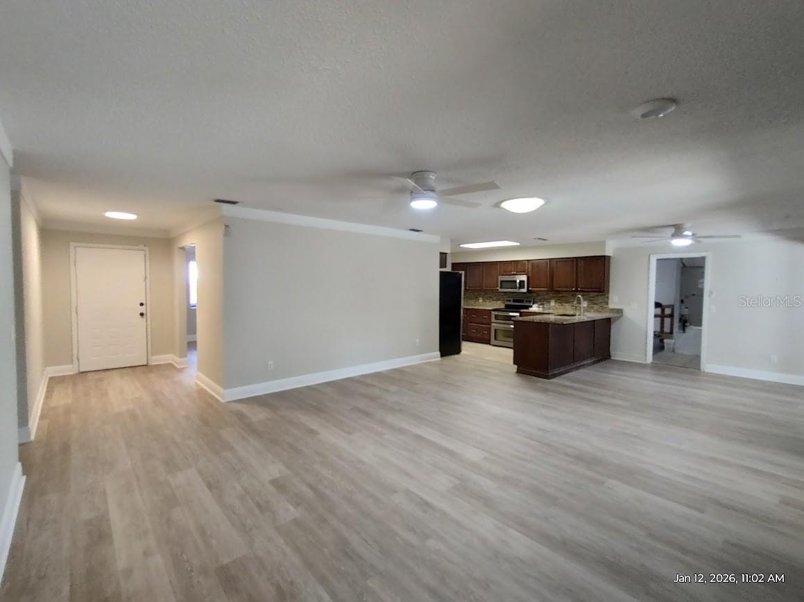 LEONARDO ESTATE - Residential Lease