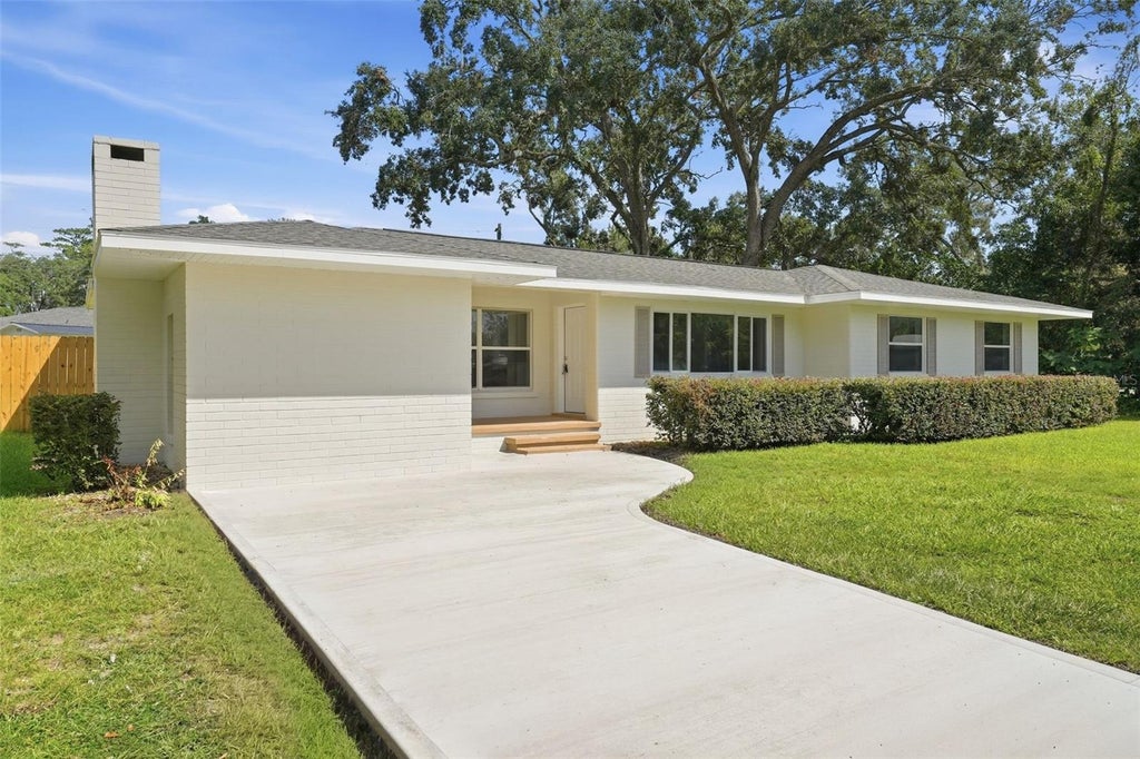 Photo of 141 SE 33rd Avenue, Ocala, FL 34471 (MLS # OM732552)