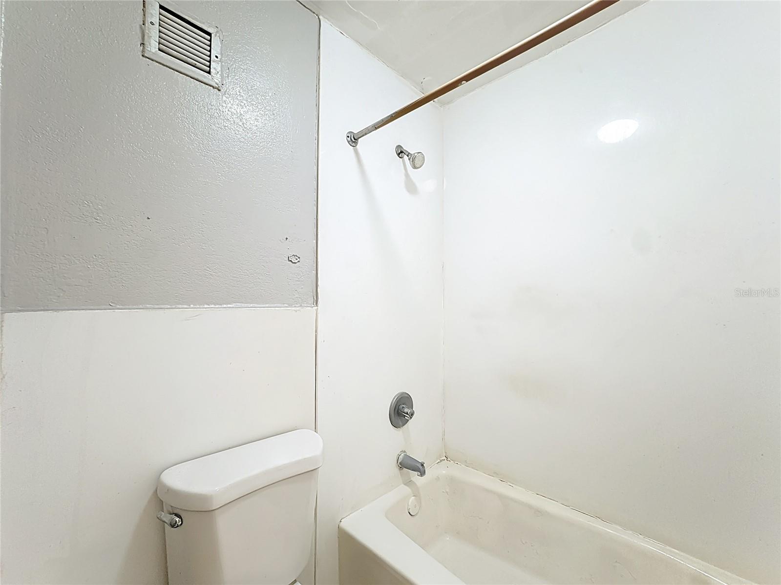 SANDLAKE COURTYARDS CONDO 5901/3515 - Residential