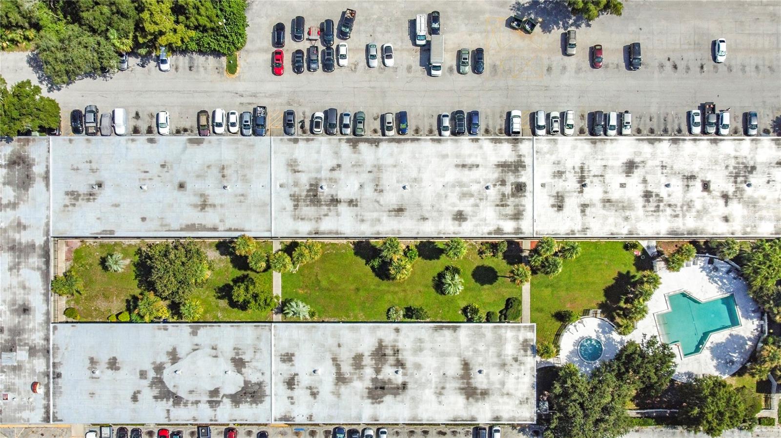 SANDLAKE COURTYARDS CONDO 5901/3515 - Residential