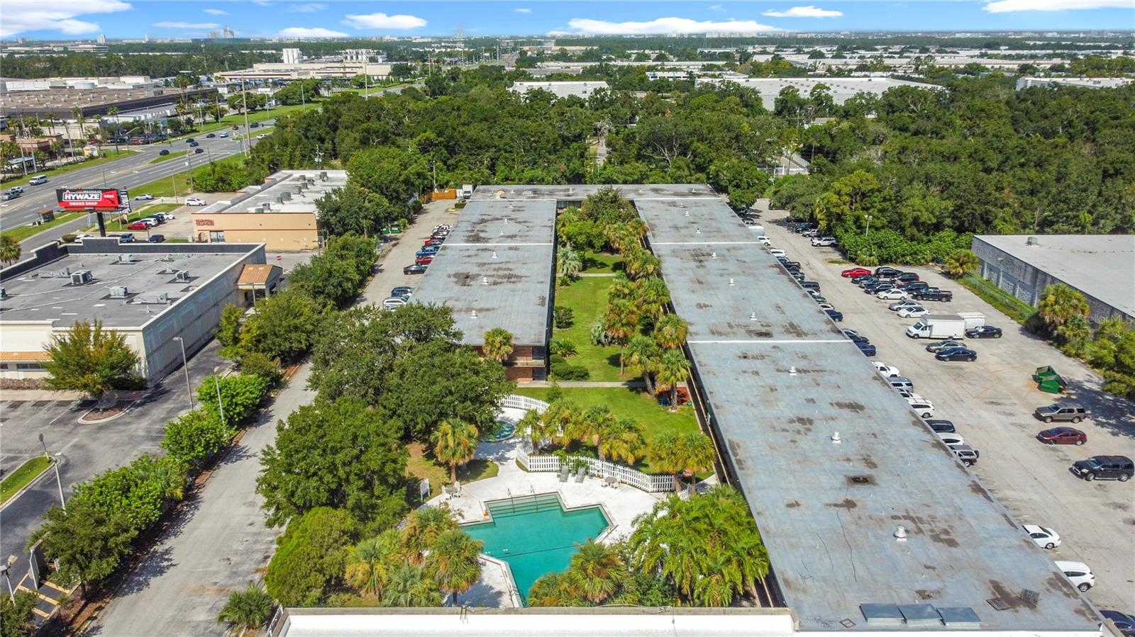SANDLAKE COURTYARDS CONDO 5901/3515 - Residential
