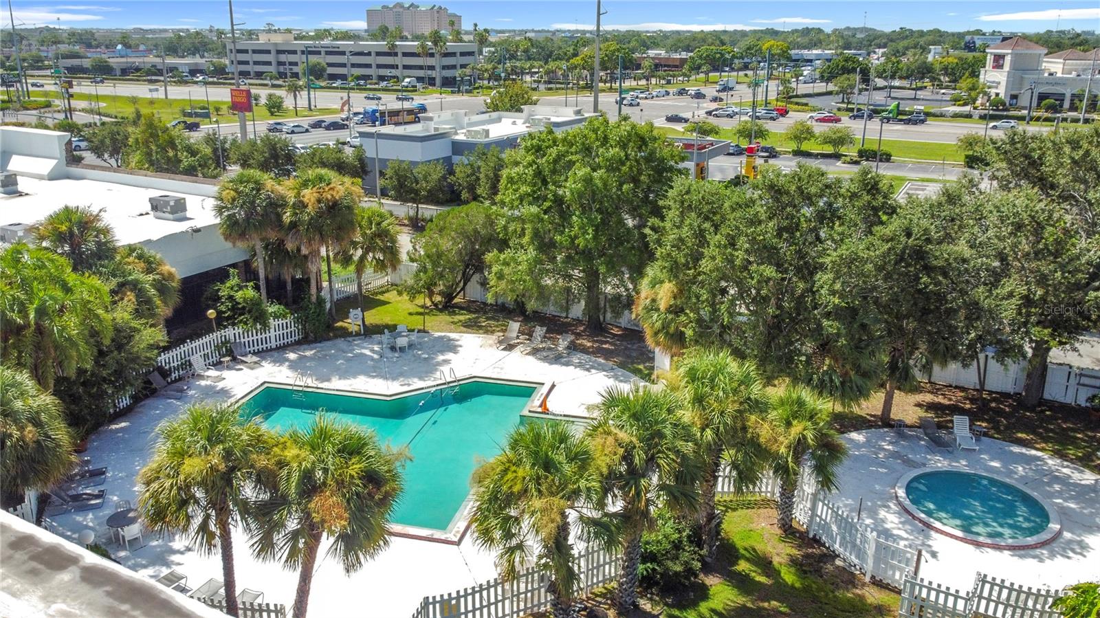 SANDLAKE COURTYARDS CONDO 5901/3515 - Residential