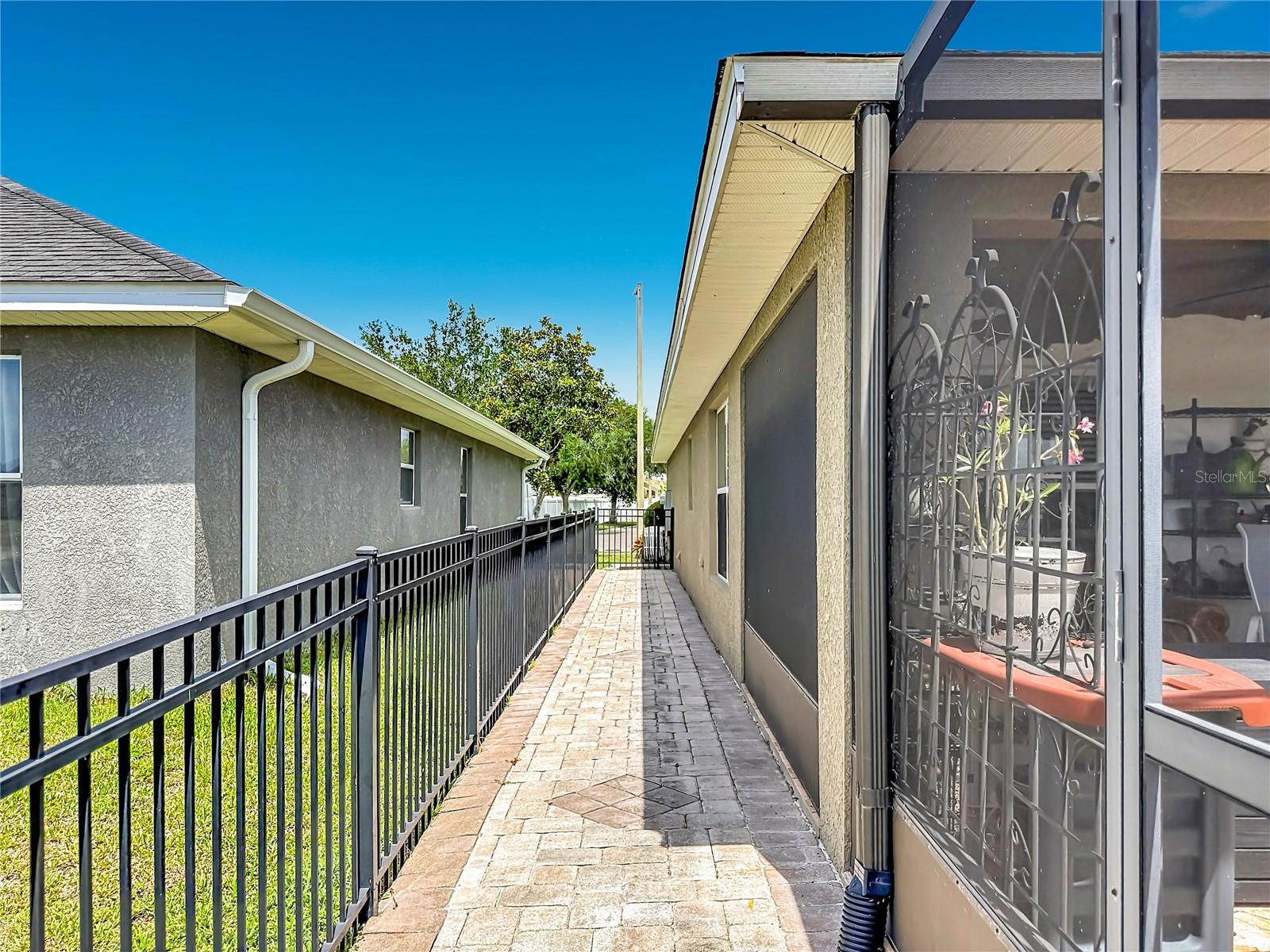 AYERSWORTH GLEN - Residential