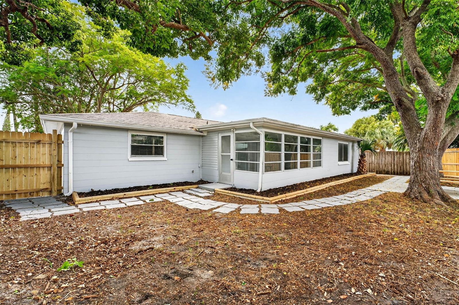 SAN CLEMENTE EAST - Residential