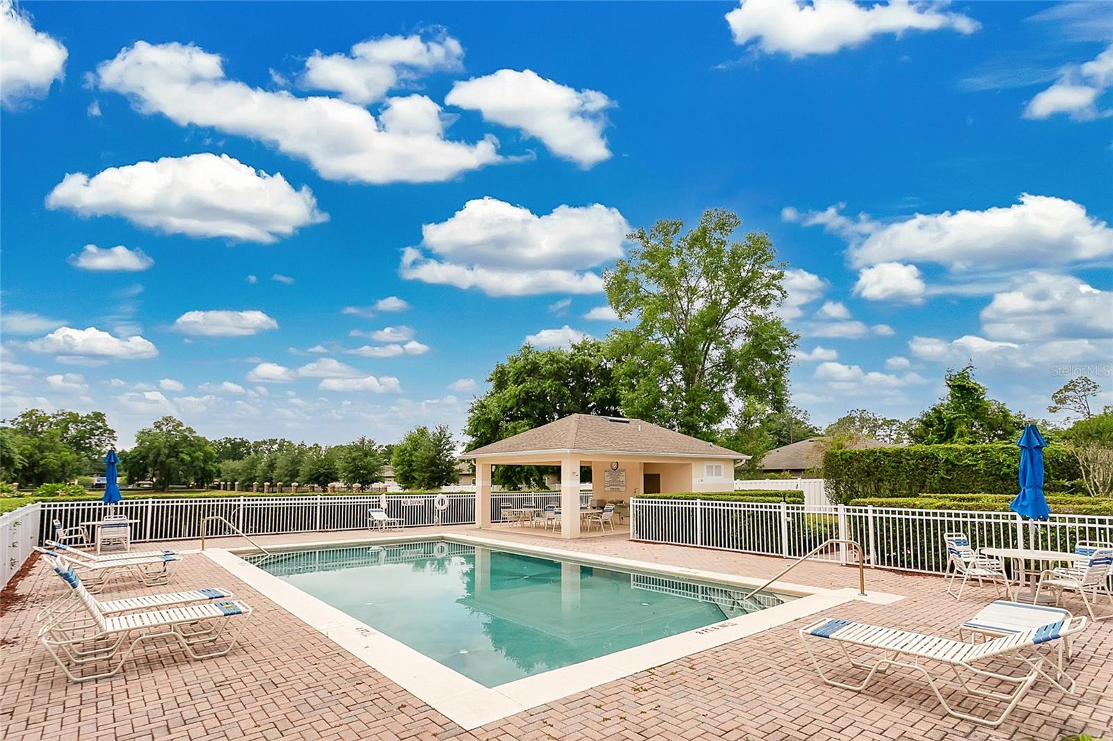 ROYAL OAKS - Residential