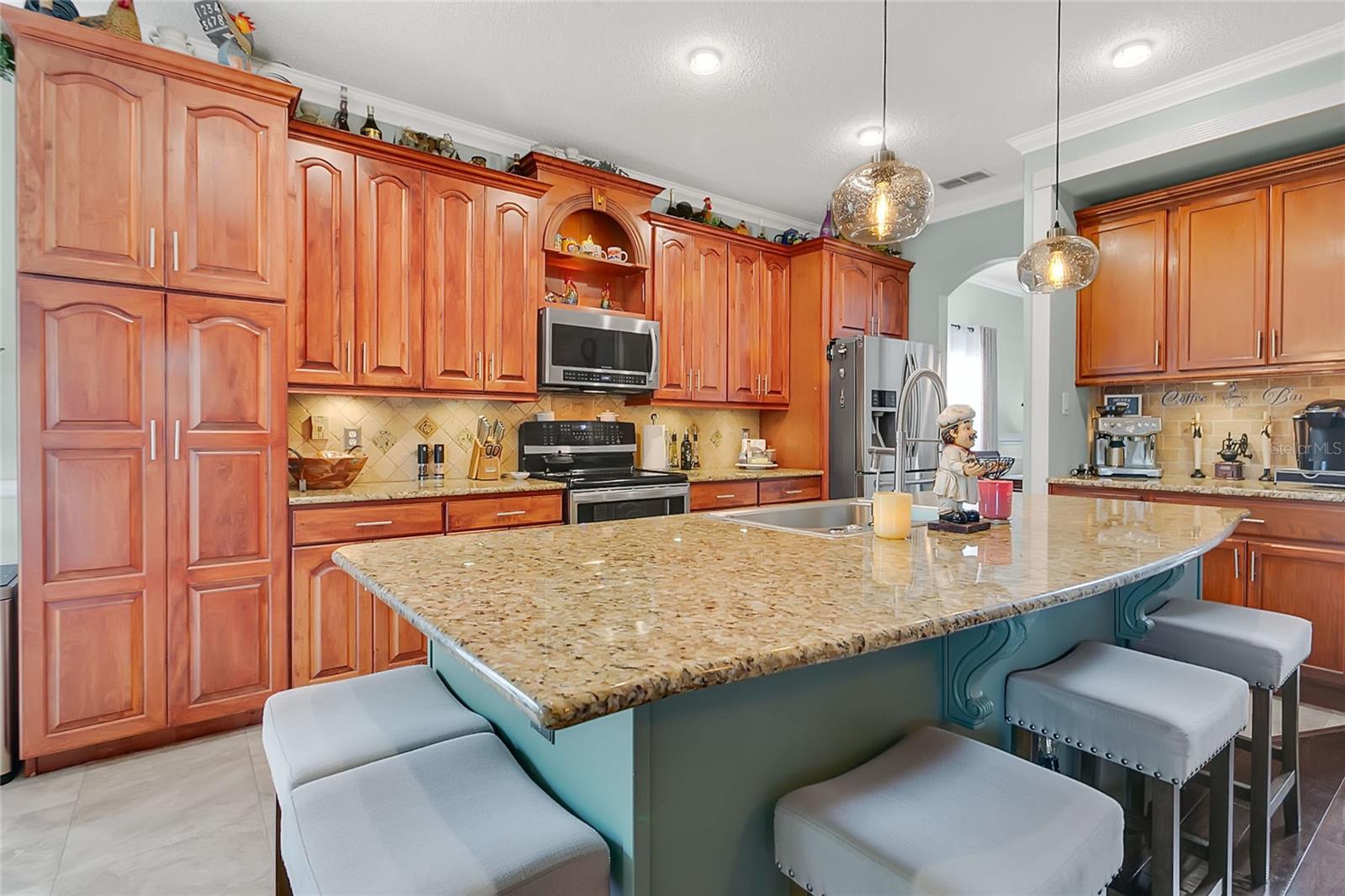 ROYAL OAKS - Residential