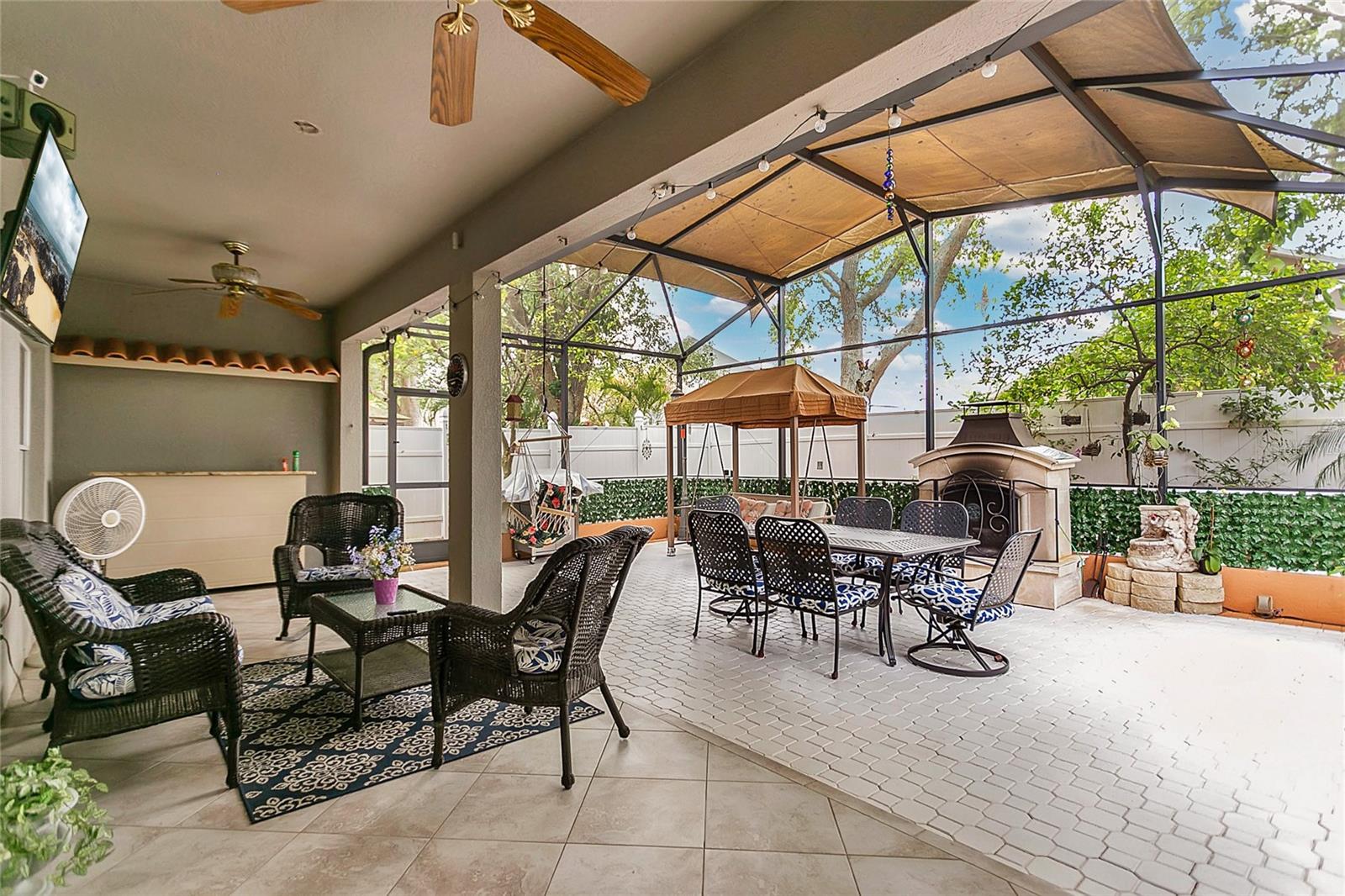 ROYAL OAKS - Residential