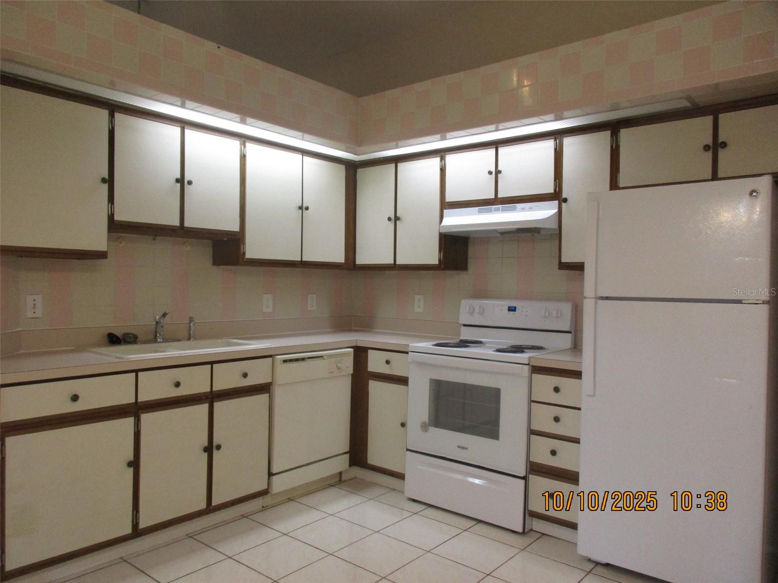 WILLOWBROOK PH 01 - Residential Lease
