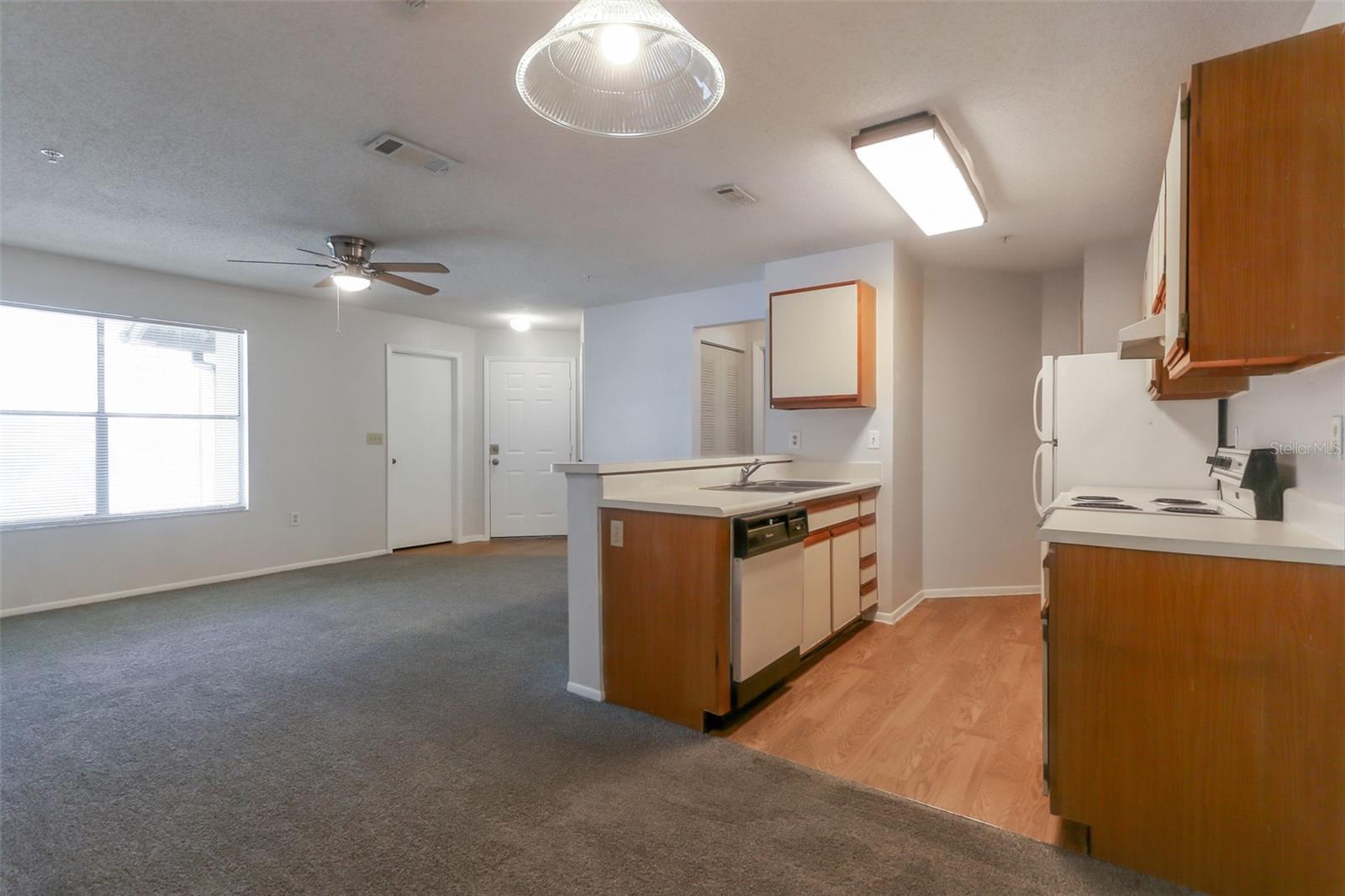 LANDING A CONDO - Residential