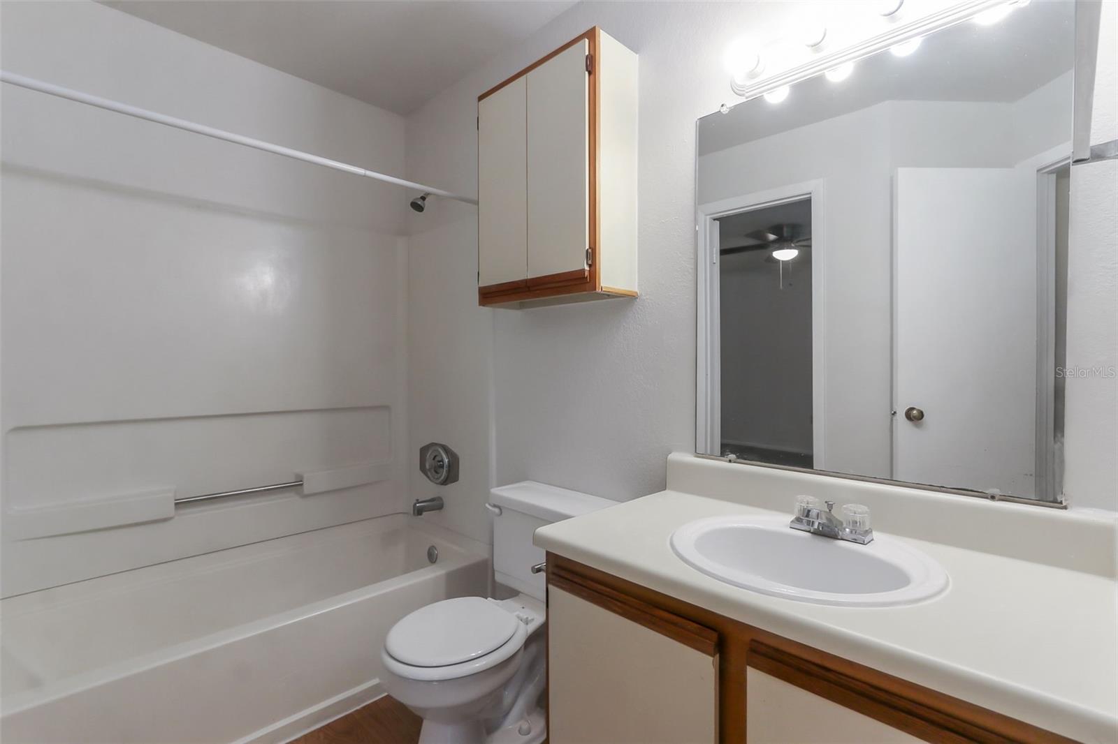 LANDING A CONDO - Residential