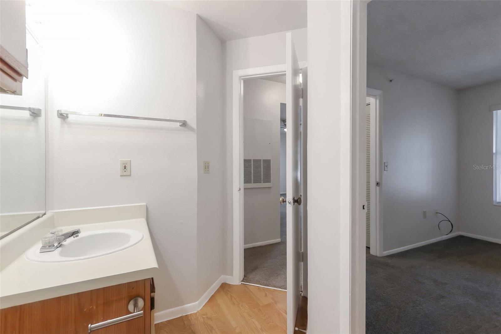 LANDING A CONDO - Residential