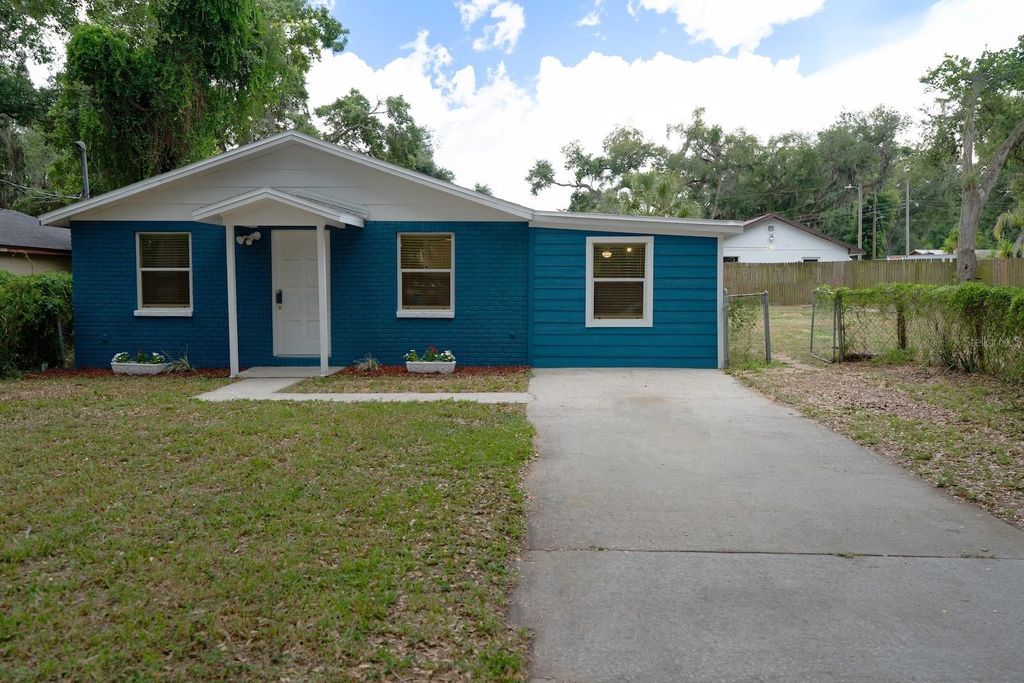 Photo of 503 Moore Avenue, Seffner, FL 33584 (MLS # TB8508105)
