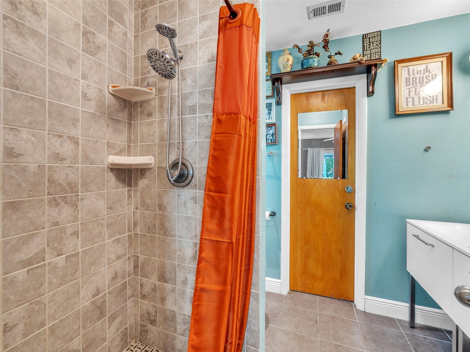 RAVENWOOD MANOR - Residential