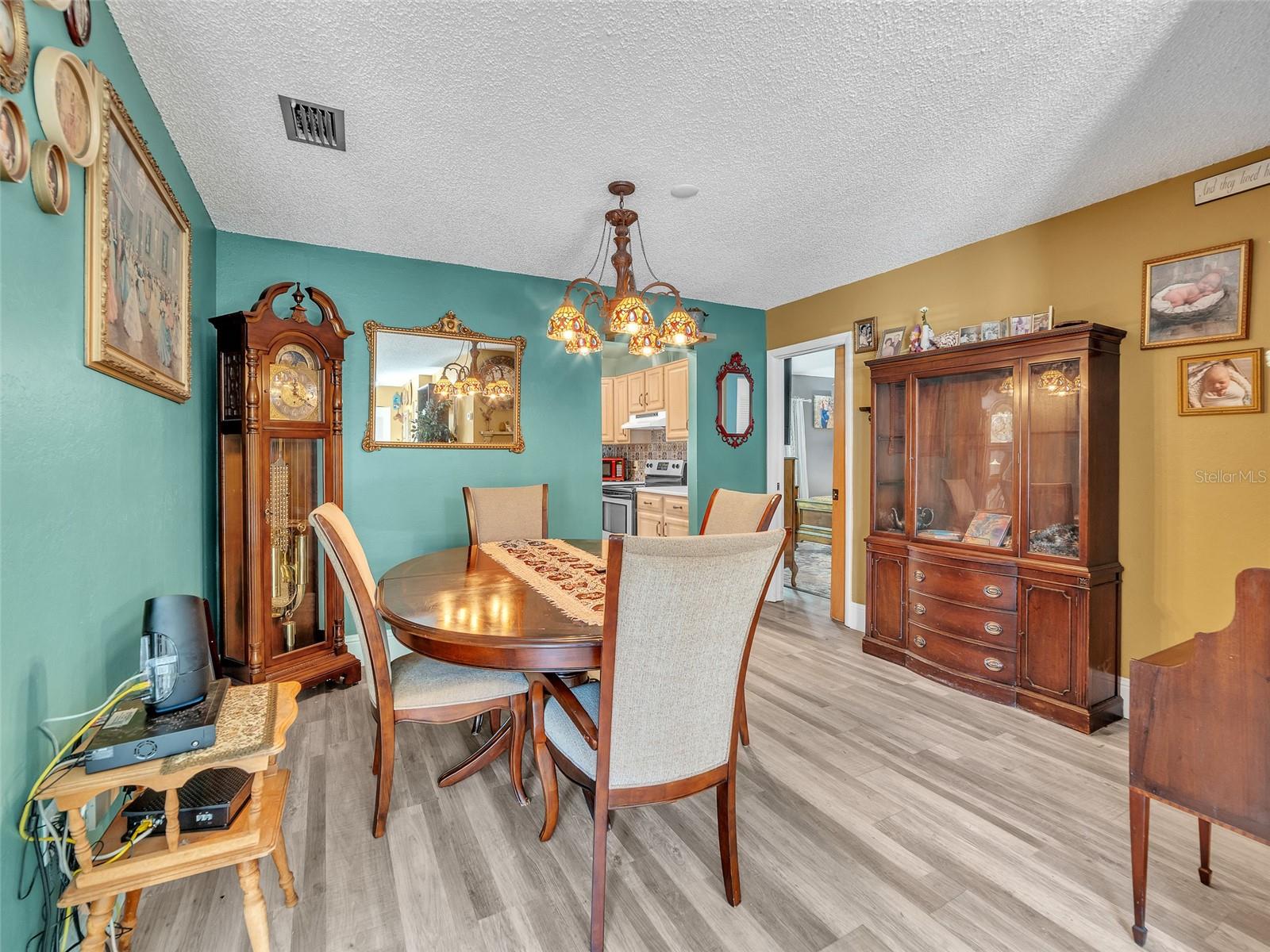 RAVENWOOD MANOR - Residential