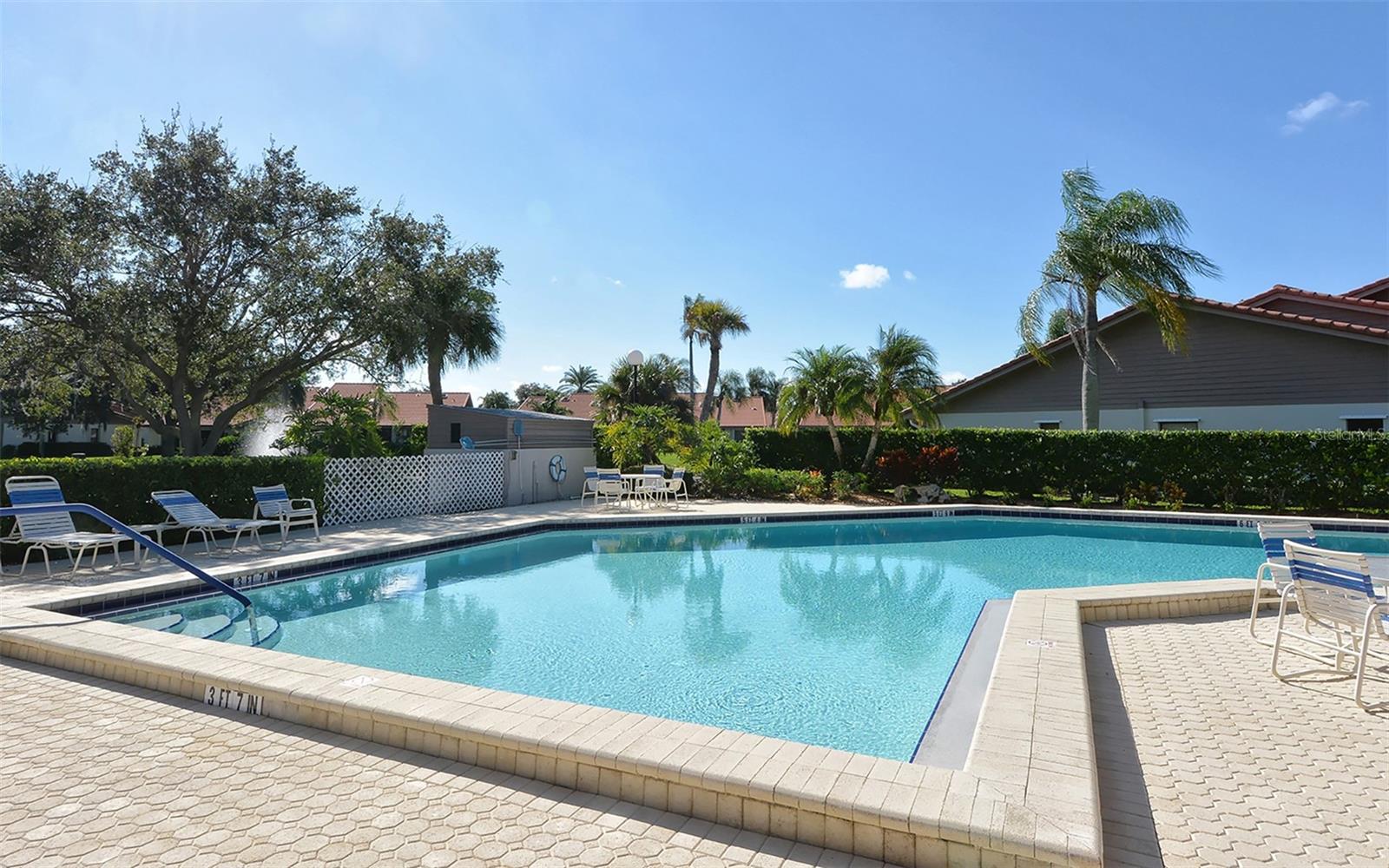 LAKESHORE VILLAGE - Residential