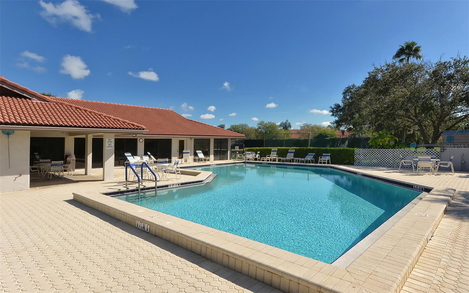 LAKESHORE VILLAGE - Residential