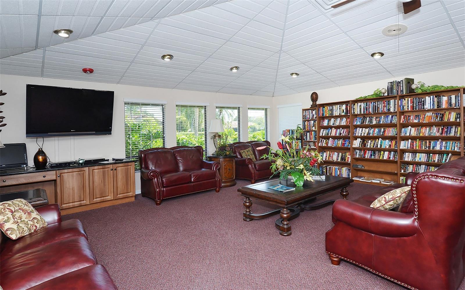 LAKESHORE VILLAGE - Residential